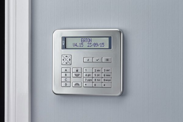 Flush mount keypad – piano black finish